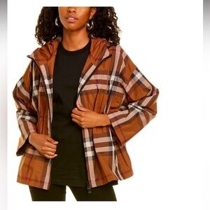 Burberry hooded light jacket